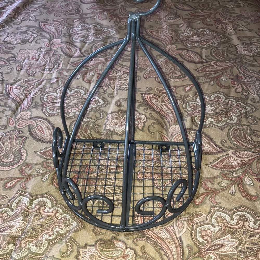 No Brand wall shelve. In great condition